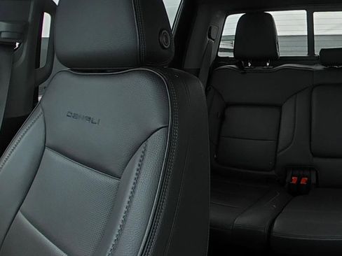 Used 2023 GMC Sierra 1500 Denali AWD/4WD image 40