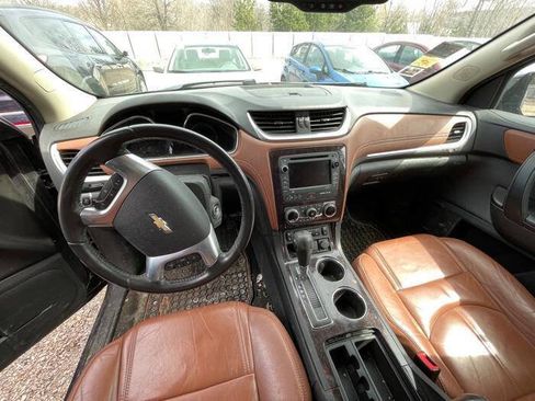 Used 2015 Chevrolet Traverse LT image 47