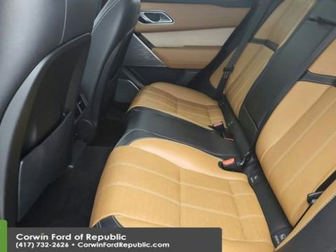 Used 2018 Land Rover Range Rover Velar R-Dynamic SE image 24