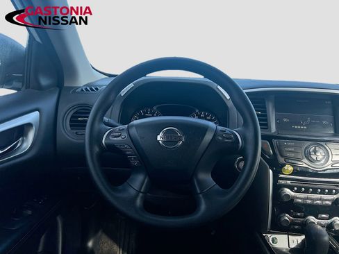 Used 2020 Nissan Pathfinder S image 29