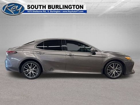 Used 2021 Toyota Camry XLE AWD/4WD image 8
