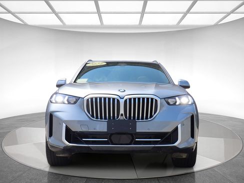 Used 2024 BMW X5 xDrive40i w/ Premium Package AWD/4WD image 2