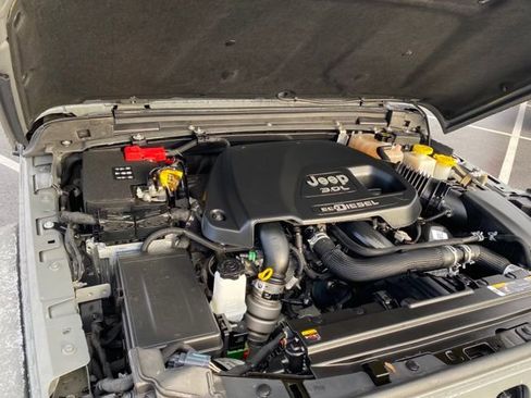 Used 2022 Jeep Gladiator Overland image 17