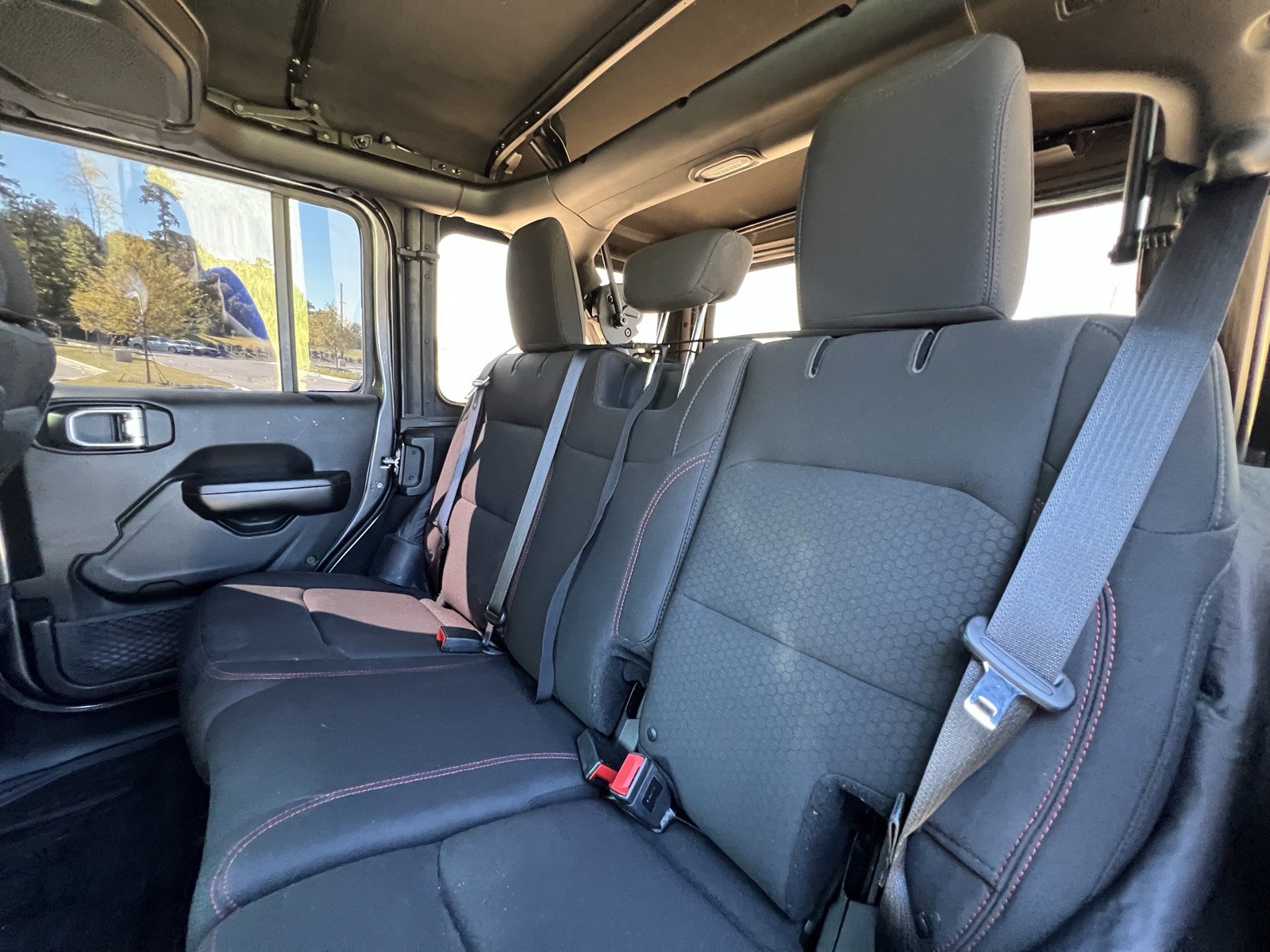 Used 2018 Jeep Wrangler Unlimited Rubicon AWD/4WD image 33