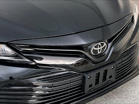 Used 2020 Toyota Camry LE image 35