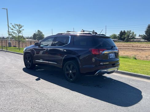 Used 2017 GMC Acadia Denali w/ Technology Package AWD/4WD image 4