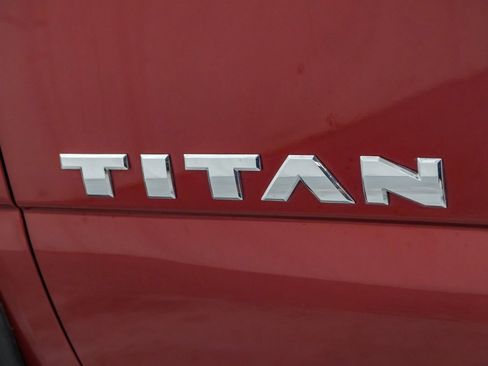Used 2017 Nissan Titan SV image 48