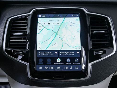 Certified 2024 Volvo XC90 B5 Plus w/ Protection Package Premier AWD/4WD image 16
