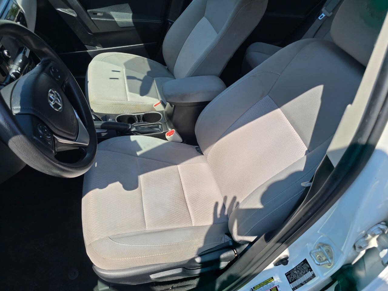 Used 2015 Toyota Corolla LE FWD image 12