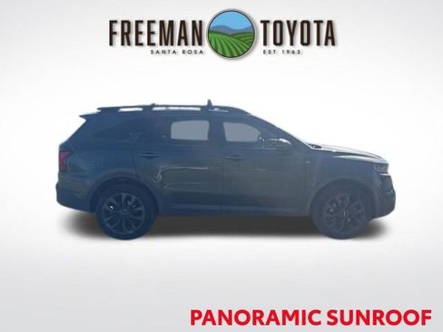 Used 2022 Kia Sorento SX Prestige image 4