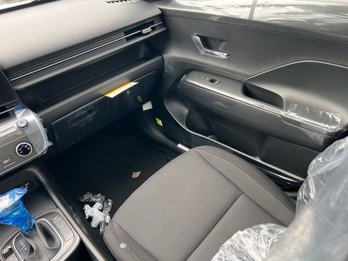 New 2026 Hyundai Kona SE image 13