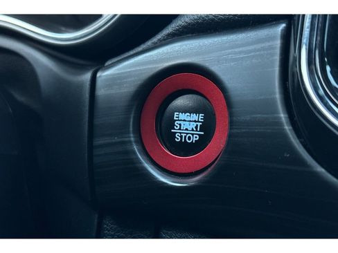 Used 2021 Jeep Grand Cherokee Laredo X image 25