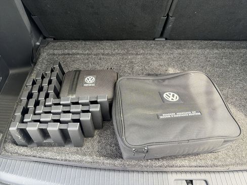 Used 2023 Volkswagen Atlas SE image 34