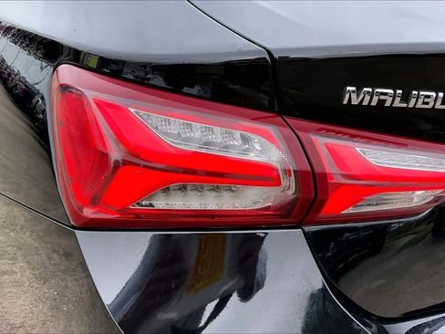 Used 2020 Chevrolet Malibu LT FWD image 28