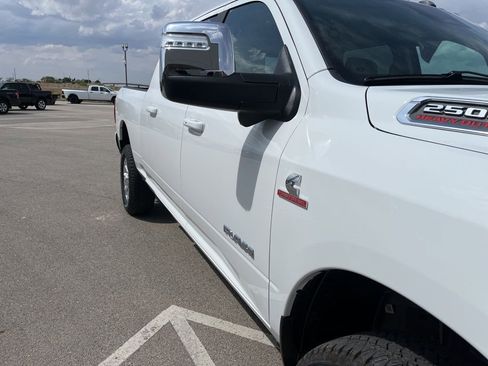 New 2026 RAM 2500 Laramie AWD/4WD image 13