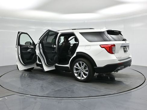 Certified 2022 Ford Explorer Platinum w/ Technology Package image 37