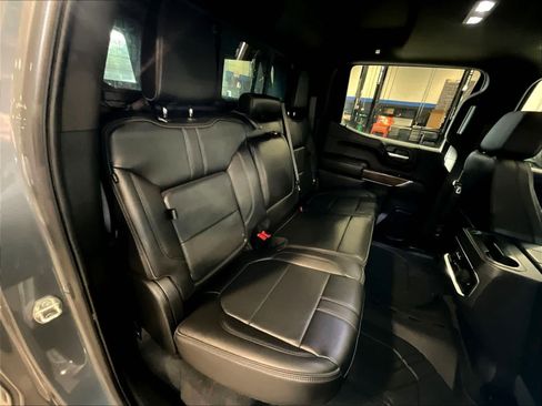 Used 2020 Chevrolet Silverado 1500 High Country w/ Technology Package image 16