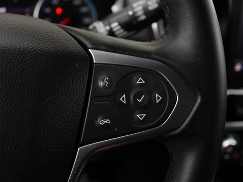 Used 2023 Chevrolet Traverse LT image 13