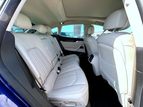 Used 2019 Maserati Levante GranLusso image 19