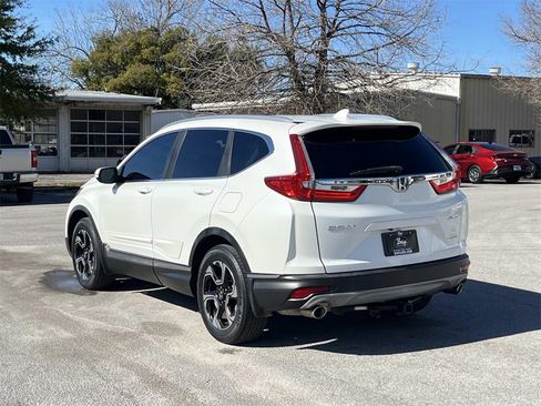 Used 2018 Honda CR-V Touring image 3