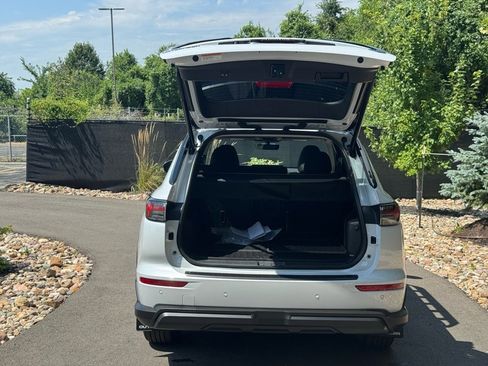 New 2025 Mitsubishi Outlander SE image 17