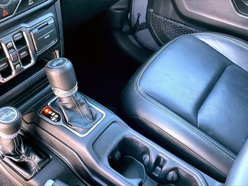 Used 2021 Jeep Wrangler Unlimited Sahara w/ Cold Weather Group image 16