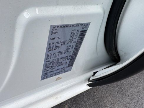 Used 2025 Nissan Frontier SV image 23