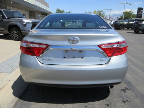 Used 2017 Toyota Camry LE FWD image 7