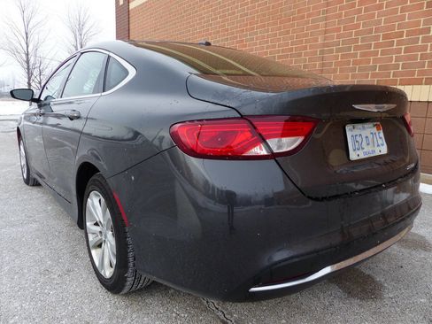 Used 2016 Chrysler 200 Limited w/ Convenience Group image 7