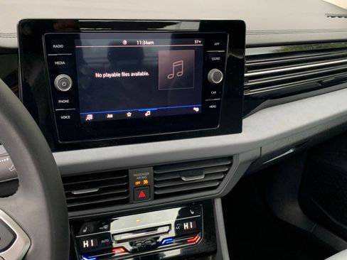 Used 2025 Volkswagen Jetta SE image 18