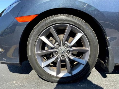 Used 2019 Honda Civic EX image 9