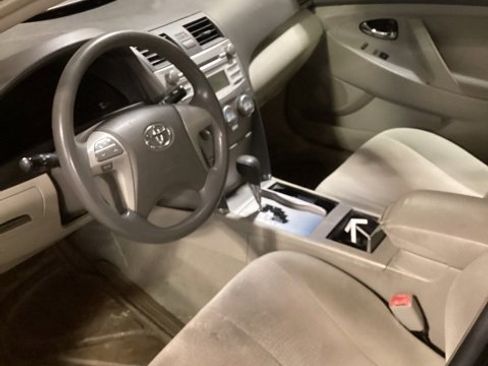 Used 2011 Toyota Camry LE image 22