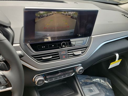 New 2026 Nissan Altima 2.5 SR FWD image 13