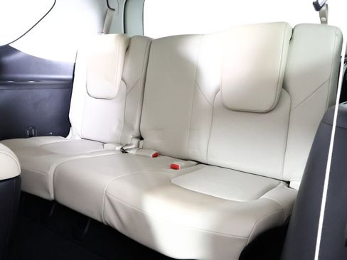 Used 2021 Nissan Armada SL w/ Captain's Chairs Package image 11