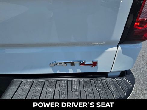 Used 2023 GMC Sierra 1500 AT4 w/ Technology Package AWD/4WD image 11