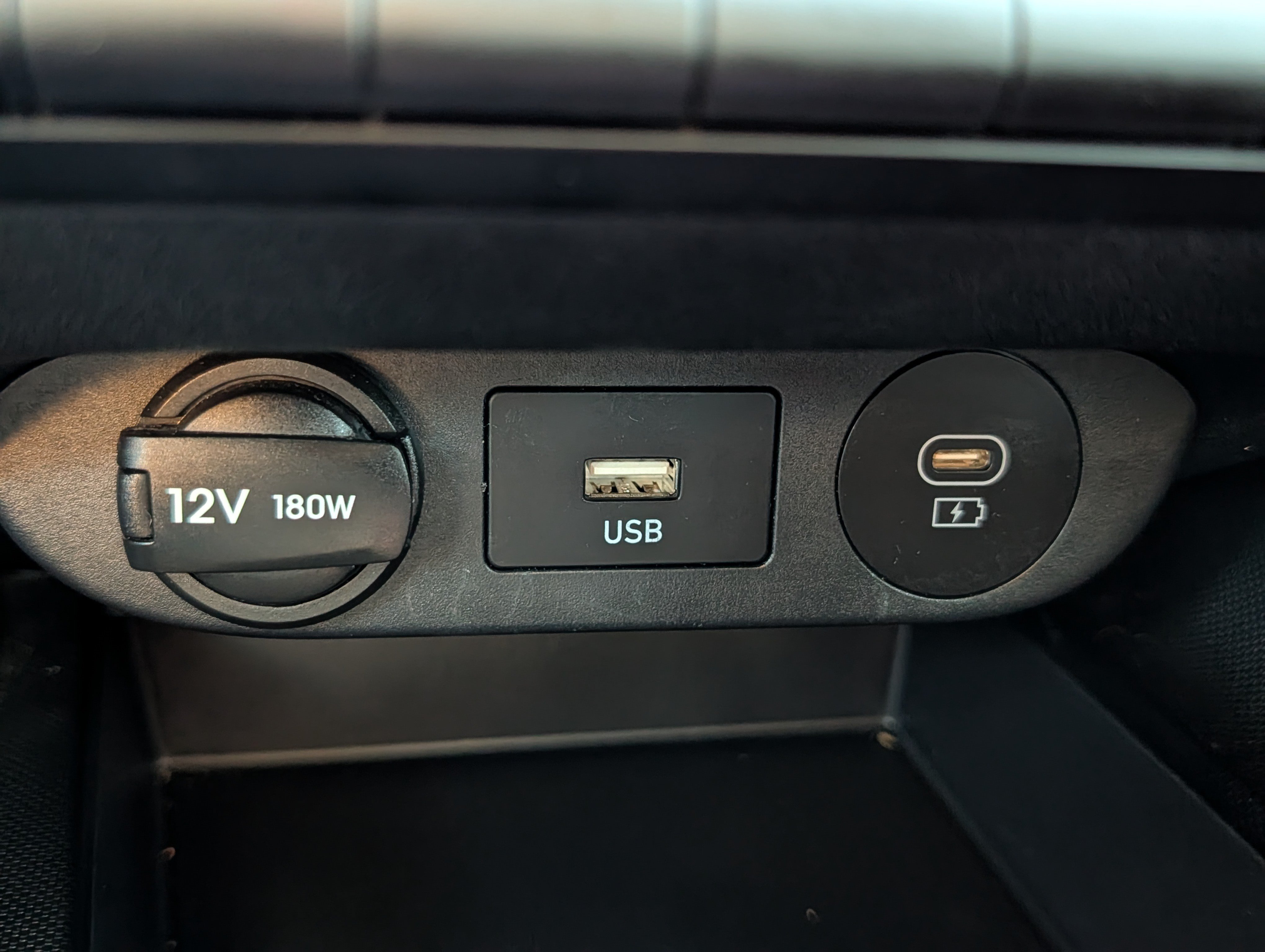 Used 2024 Hyundai Elantra SE FWD image 33