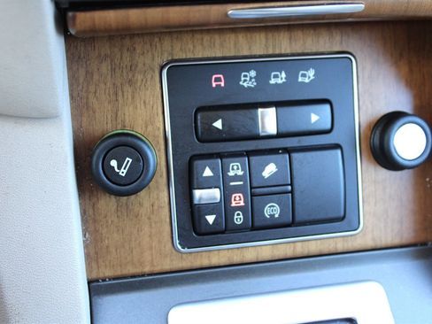 Used 2016 Land Rover LR4 HSE image 33