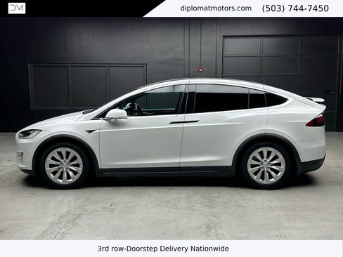 Used 2018 Tesla Model X 75D image 3