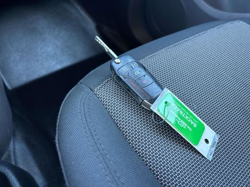 Used 2020 Ford Transit Connect XL image 25