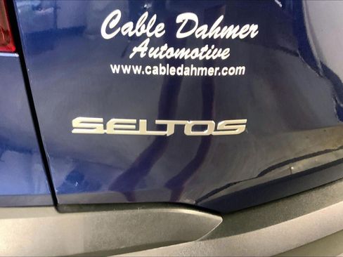 Used 2026 Kia Seltos LX AWD/4WD image 8