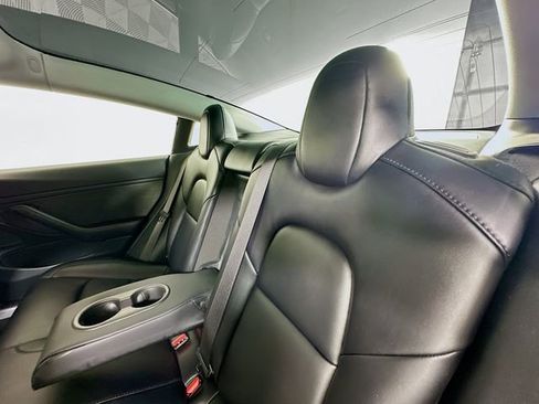 Used 2018 Tesla Model 3 Long Range image 23