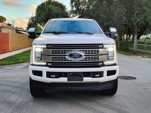 Used 2019 Ford F350 Platinum w/ Platinum Ultimate Package image 2