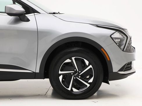 Used 2023 Kia Sportage LX image 4