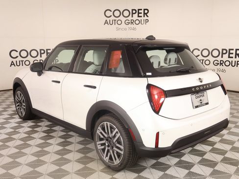 New 2026 MINI Cooper 4-Door Hardtop FWD image 22