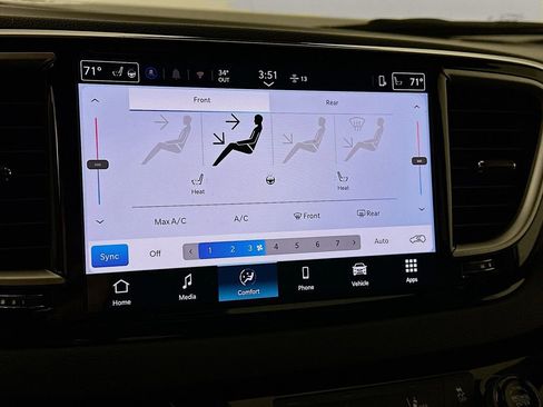 New 2026 Chrysler Voyager LX FWD image 20