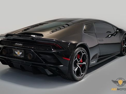 Used 2021 Lamborghini Huracan EVO image 6