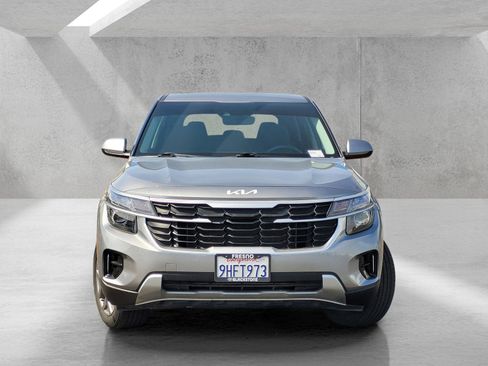 Used 2024 Kia Seltos LX AWD/4WD image 2