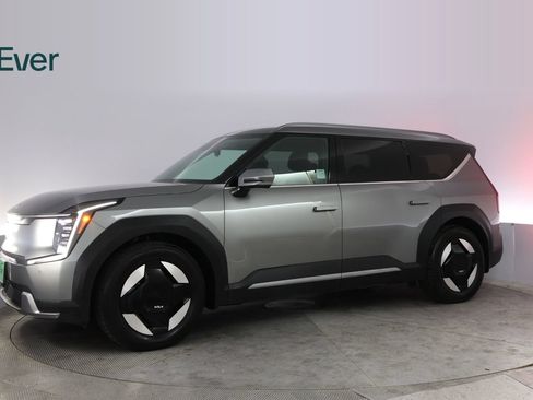 Used 2024 Kia EV9 Wind AWD/4WD image 18
