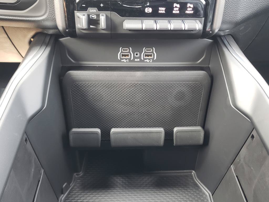 New 2026 RAM 3500 Big Horn AWD/4WD image 11