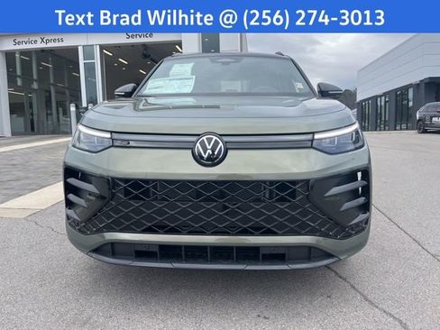 New 2026 Volkswagen Tiguan SE R-Line image 2